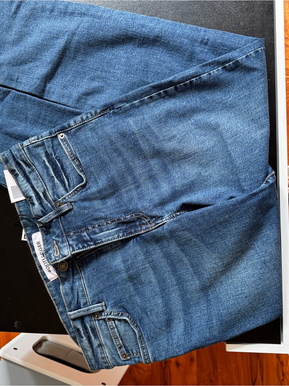 NWT Bootlegger Women’s Relaxed Blue Denim Jeans size 28
